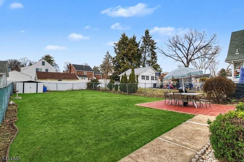 https://bt-photos.global.ssl.fastly.net/gsmls/orig_boomver_2_4010093-2.jpg
