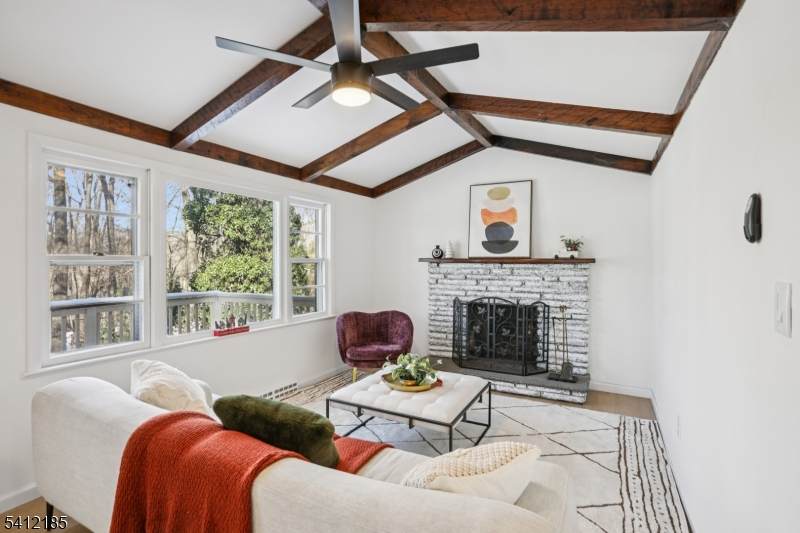 13 Cliffside Ter - Photo 1