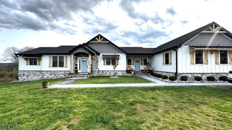 27 Sterling Dr - Photo 1