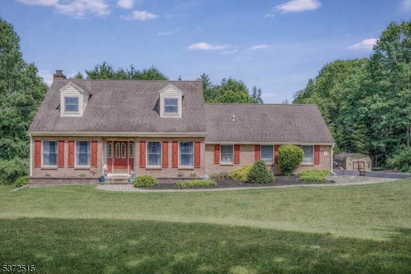 69 Lincoln Laurel Rd - Photo 1