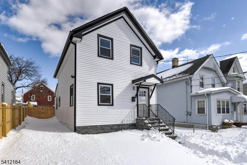 12 Spencer Pl - Photo 1