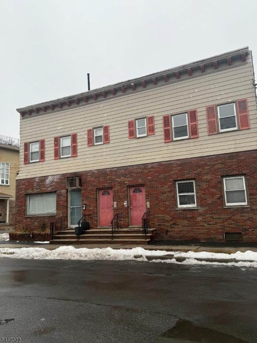 566 Valley St - Photo 1