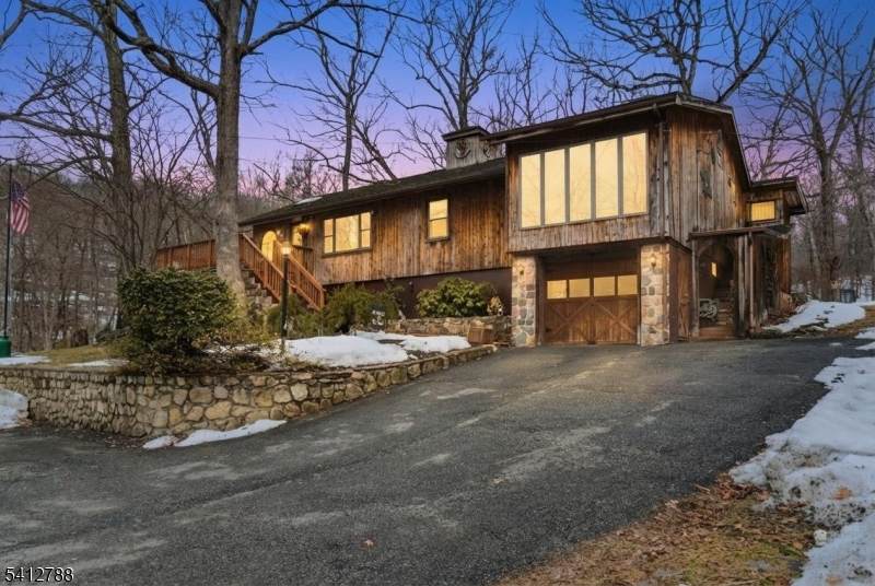 543 Lakeside Ave - Photo 1