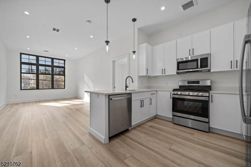 1 Union Ave - Photo 1