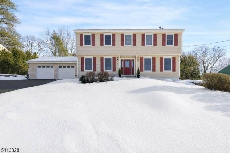 10 Stuart Ct - Photo 1