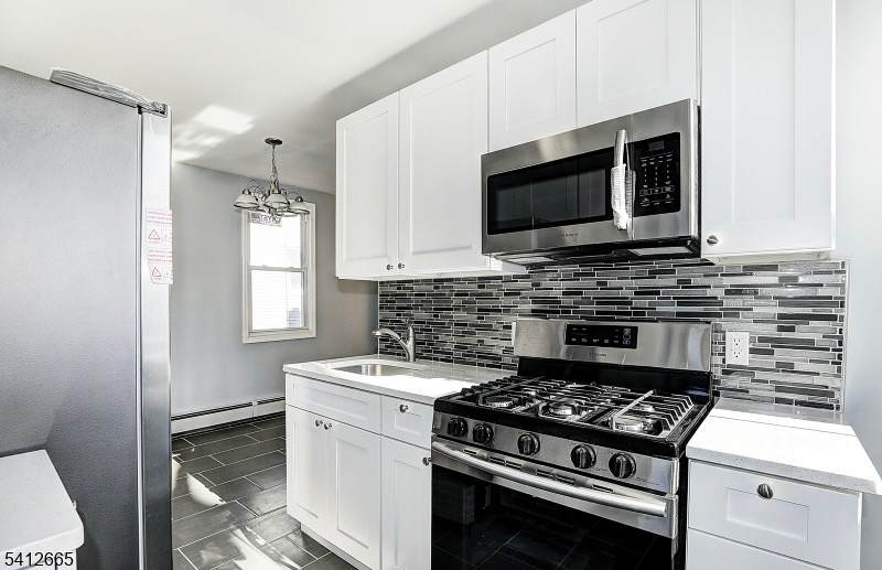 287 Sanford St - Photo 1