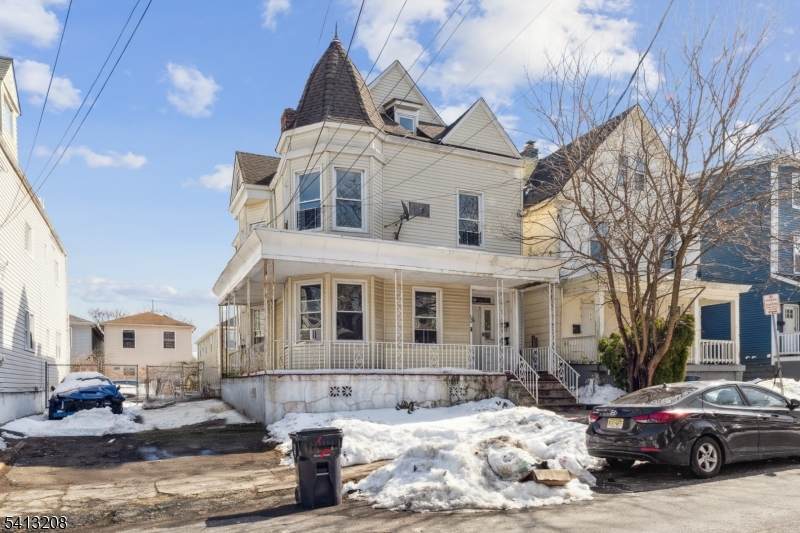 194 Smith St - Photo 1
