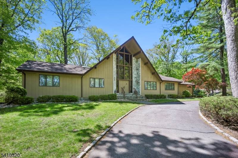 137 High Oaks Dr - Photo 1