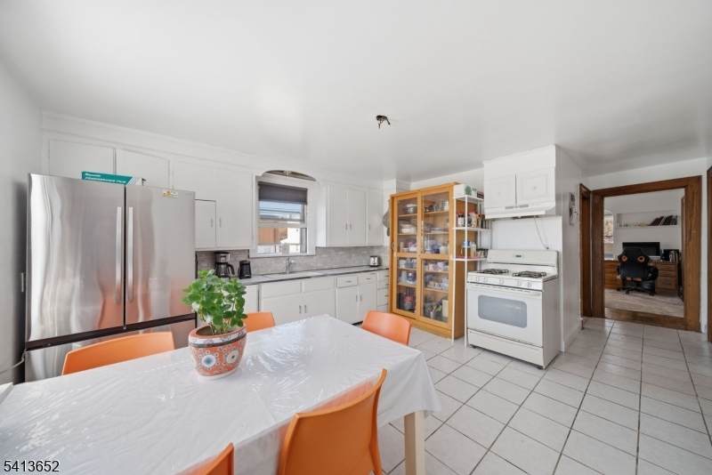 230 Rea Ave - Photo 1