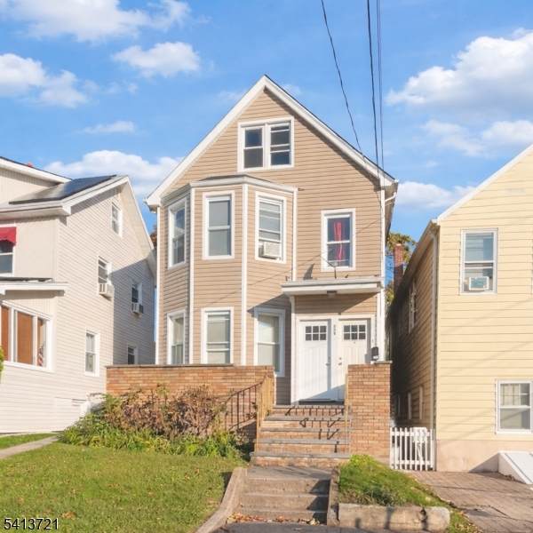 204 Demott Ave - Photo 1