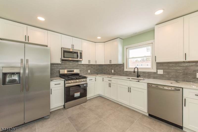 10 Cardinal Ln - Photo 1