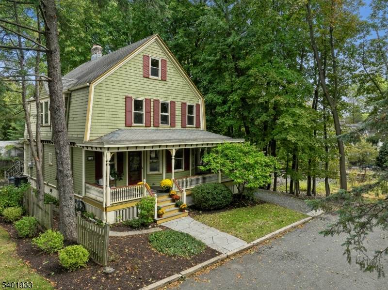 11 Valley Pl - Photo 1