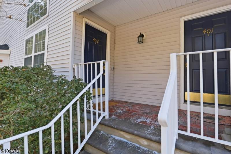 402 Dalton Ct - Photo 1