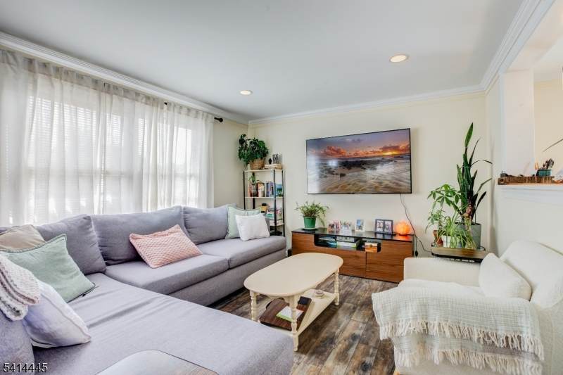 46 Walnut St - Photo 1