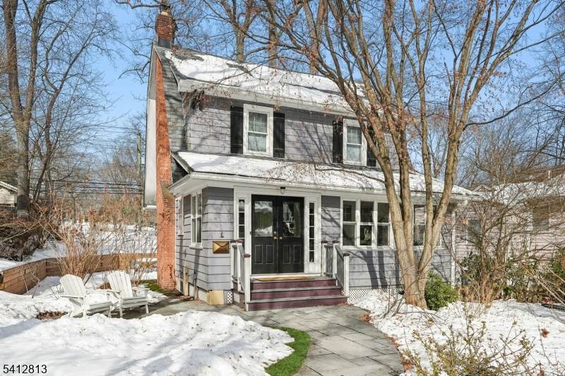 31 Nassau Rd - Photo 1