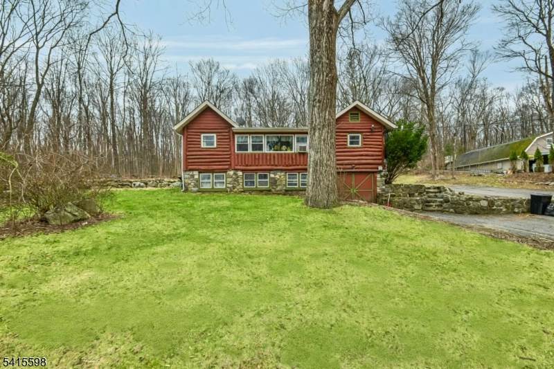 21 Grandview Ave - Photo 1