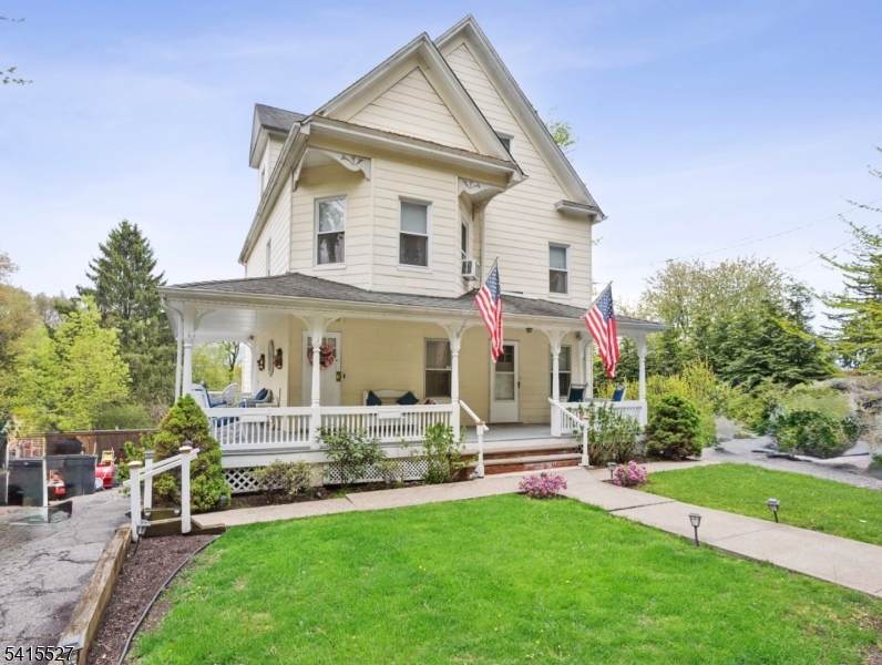 196 Mount Kemble Ave - Photo 1