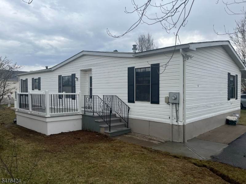 5 Caroline Drive - Photo 1