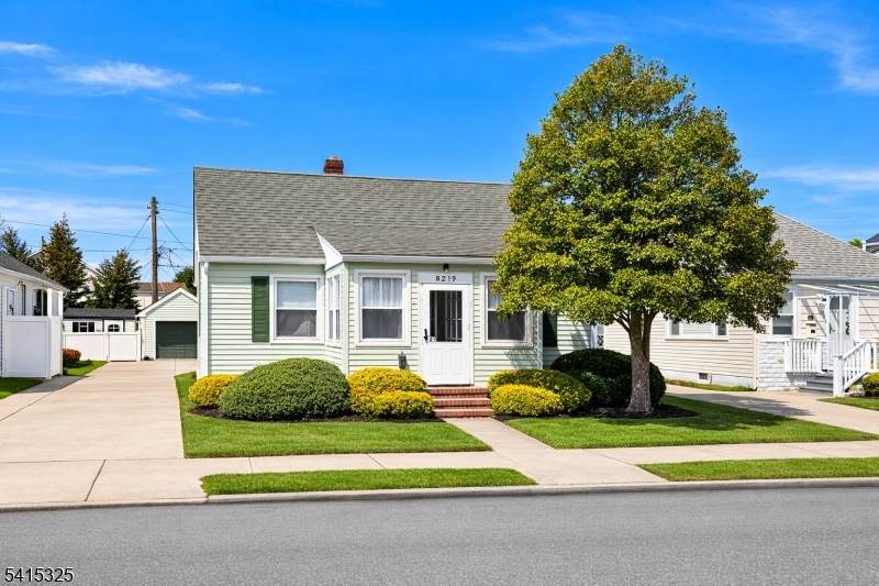 8219 Fulton Ave - Photo 1