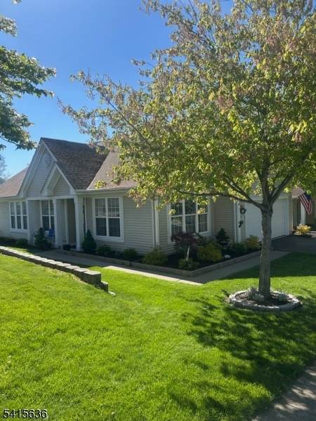 95 Kensington Cir - Photo 1