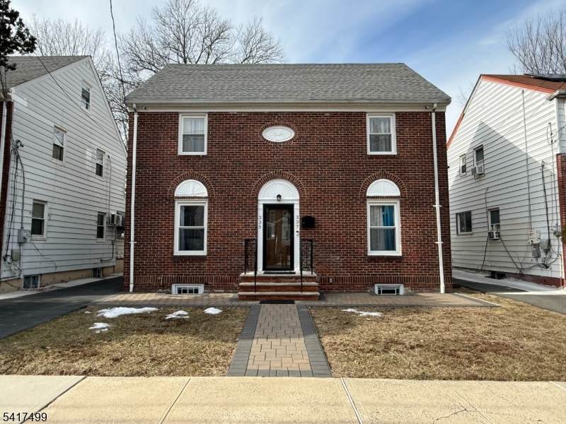 335 Hobson St - Photo 1