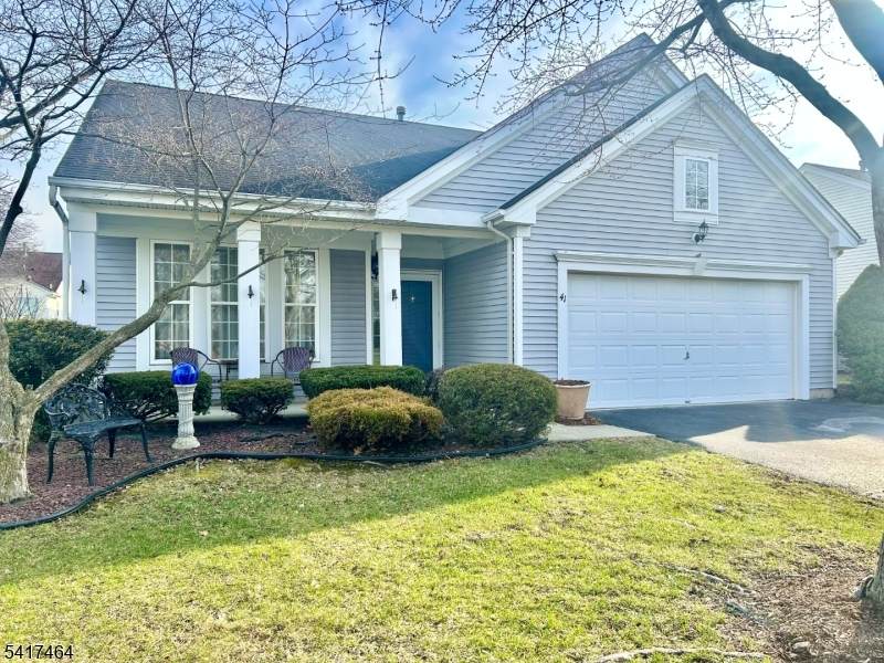 41 Victoria Dr - Photo 1