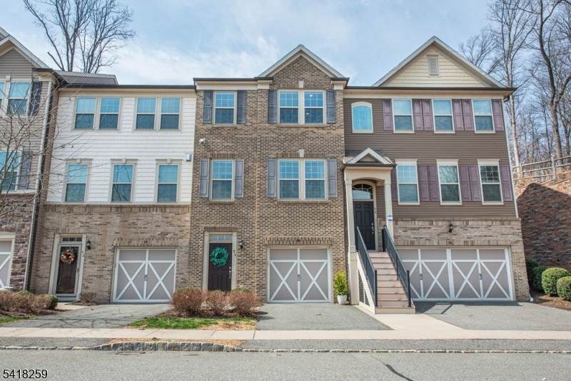 94 Albert Ct - Photo 1