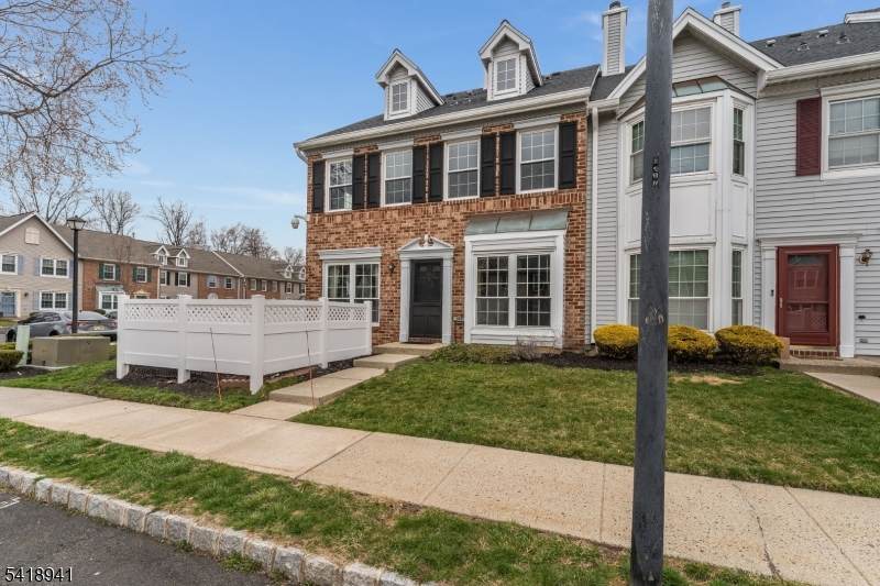 382 Hadleigh Ln - Photo 1