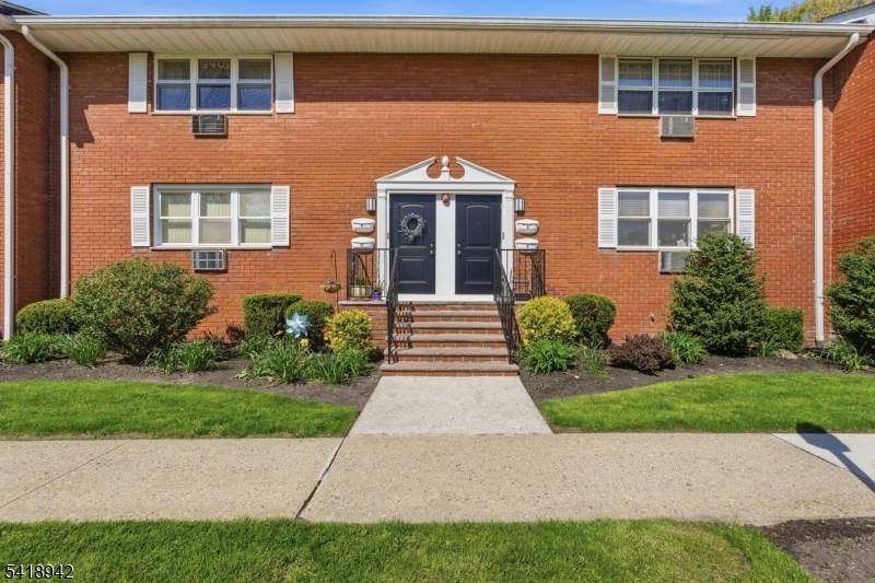 45 Wilfred St - Photo 1