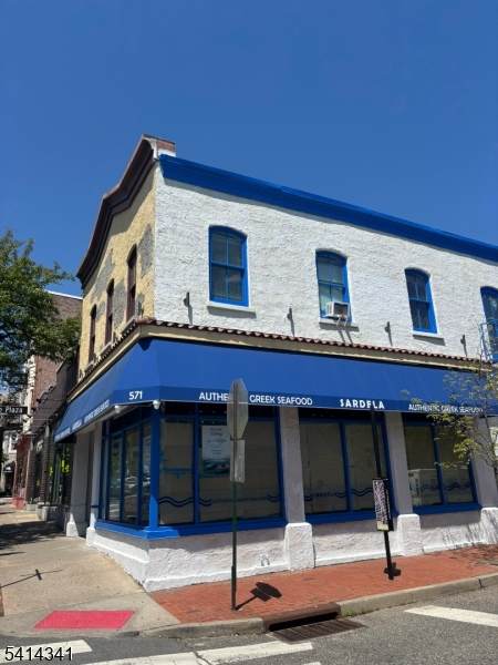 571 Bloomfield Ave - Photo 1