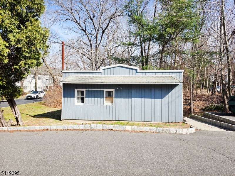 https://bt-photos.global.ssl.fastly.net/gsmls/orig_boomver_2_4016769-2.jpg