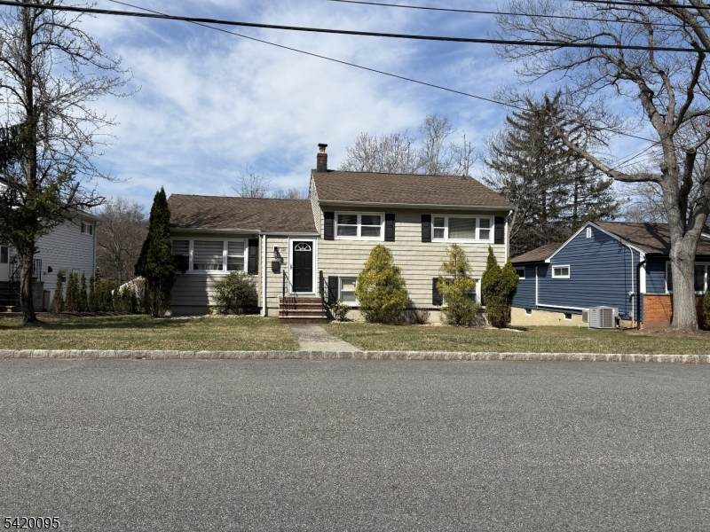 229 Saint Cloud Ave - Photo 1