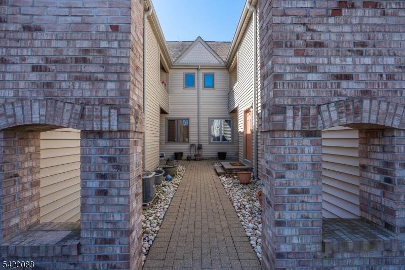 51 Sunrise Dr - Photo 1