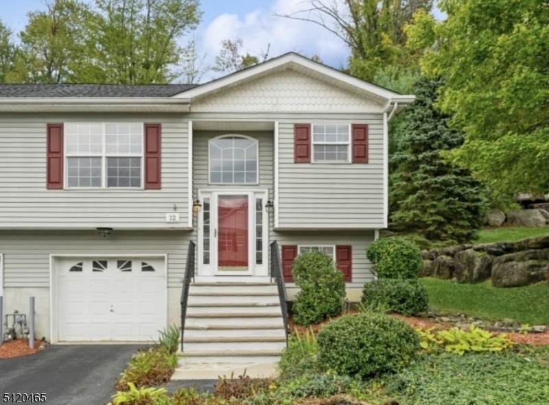 12 Oak Point Dr - Photo 1