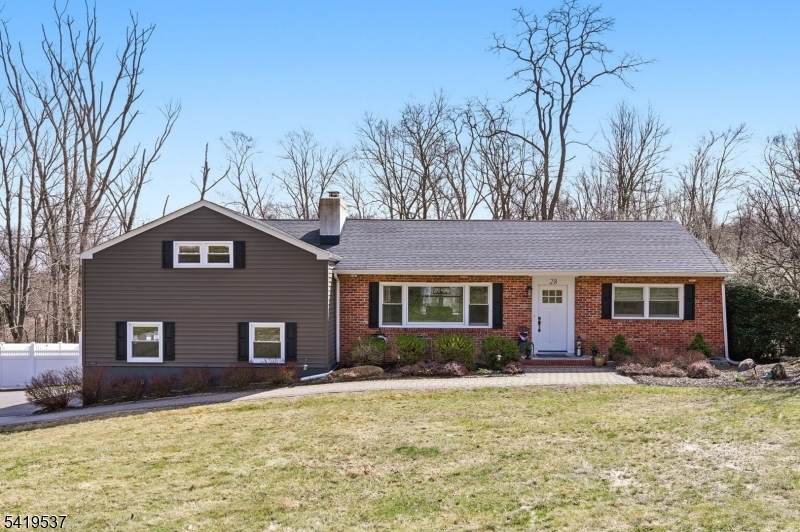 28 Raynor Rd - Photo 1