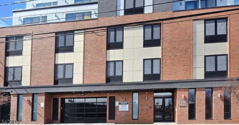 211 Baldwin Ave - Photo 1
