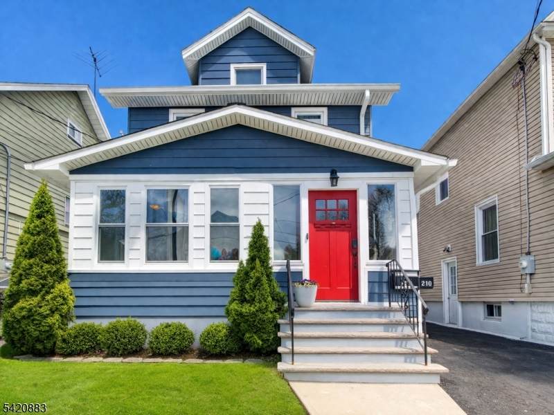 210 Pershing Ave - Photo 1