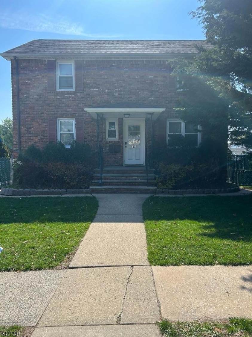 1133 Commerce Ave - Photo 1