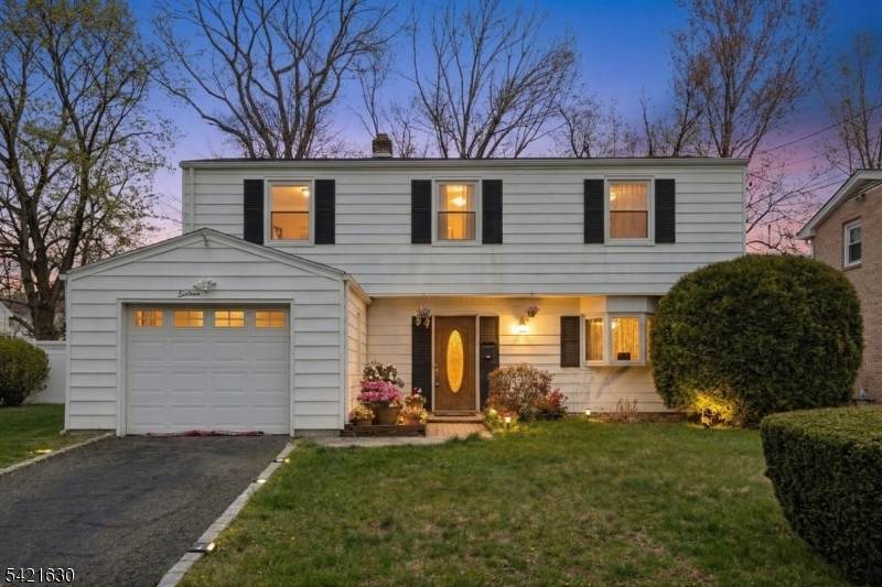 16 Hart Pl - Photo 1