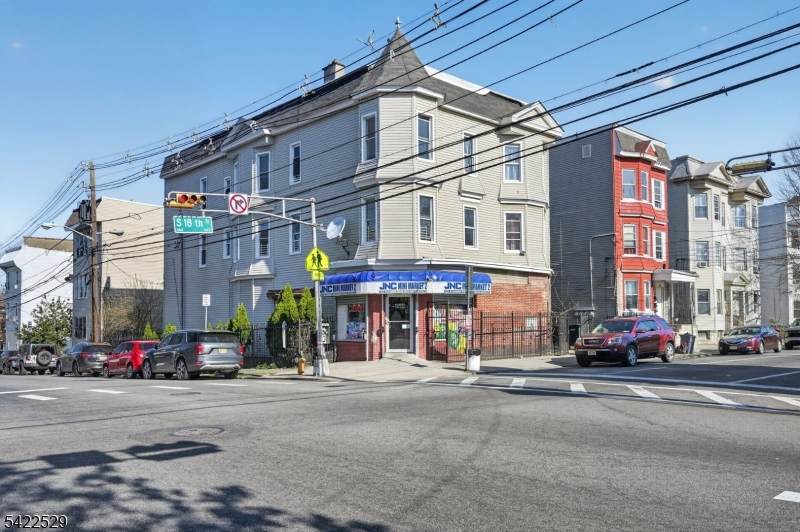 661 South 18th Street - Photo 1