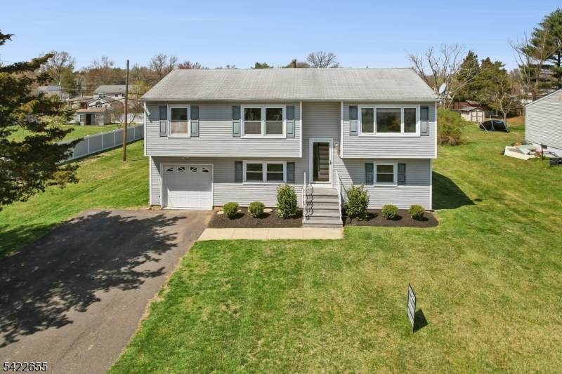 372 W Point Ave - Photo 1
