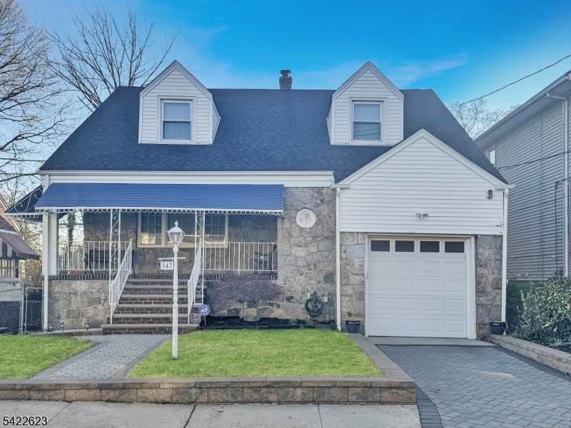 142 Bailey Ave - Photo 1