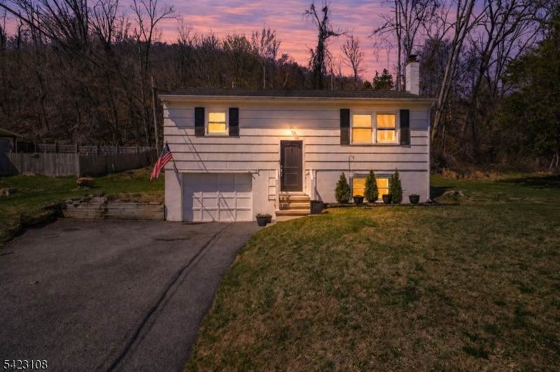 35 Zinnia Dr - Photo 1
