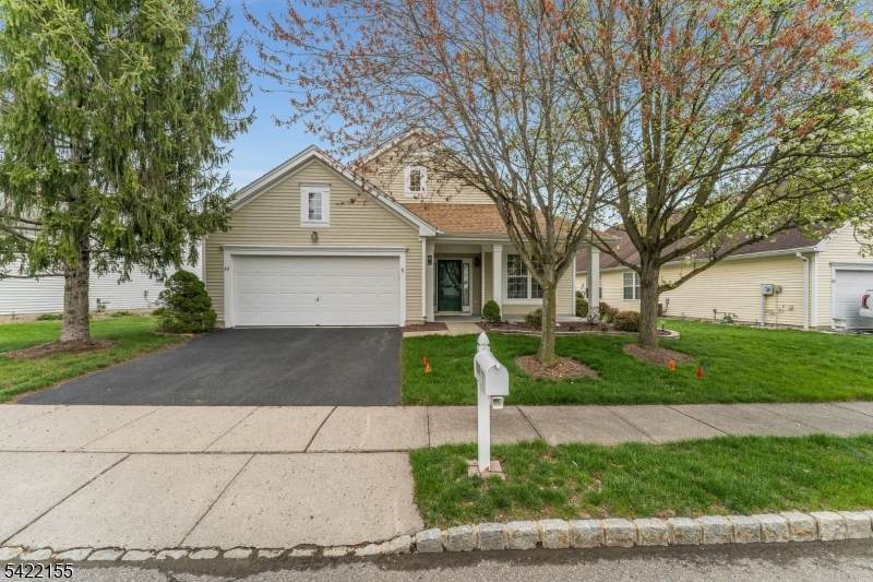107 Kensington Cir - Photo 1