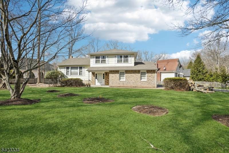 2 Eisenhower Rd - Photo 1