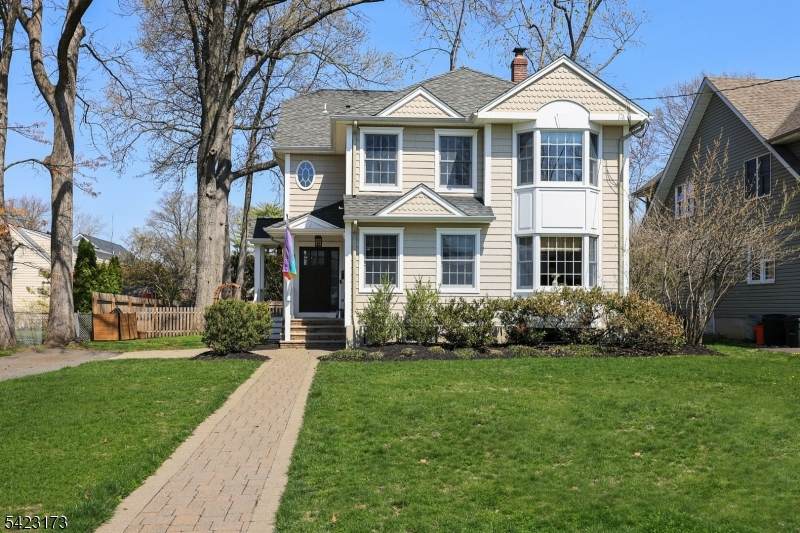 1311 Pine Grove Ave - Photo 1