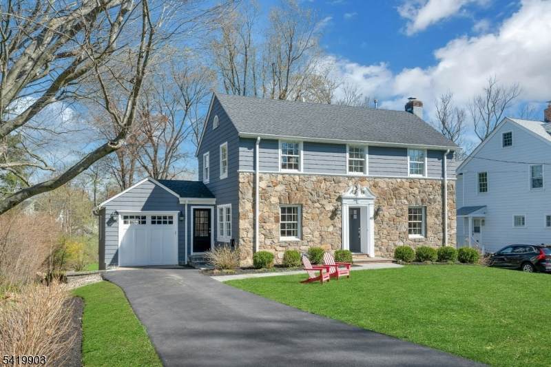 40 Elmwood Ave - Photo 1
