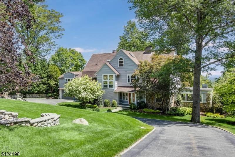 49 Highland Ave - Photo 1