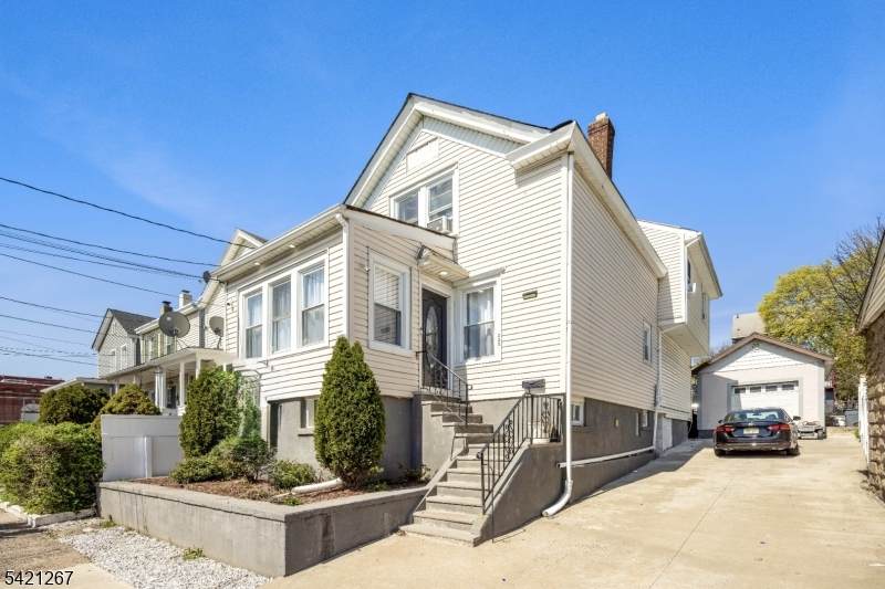335 N 9Th St - Photo 1