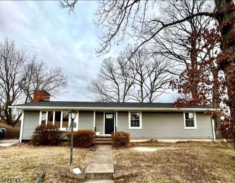 8 Wilcox Ave - Photo 1